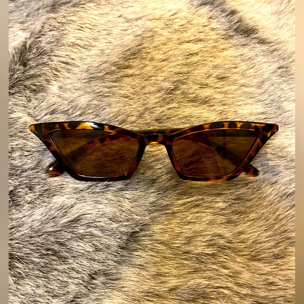 🤎🐆 Leopard Cat Eye Sunglasses in Brown 🐆🤎 EUC - Picture 6 of 14